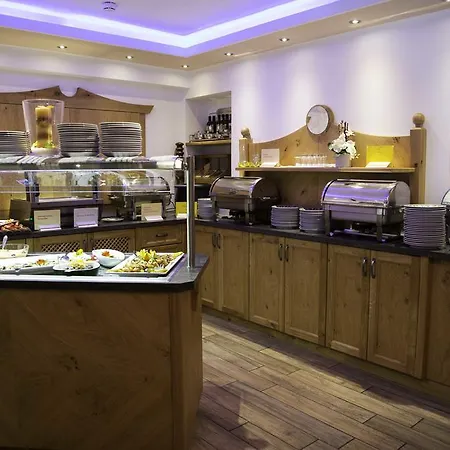Hotel Tauernhof 4*
